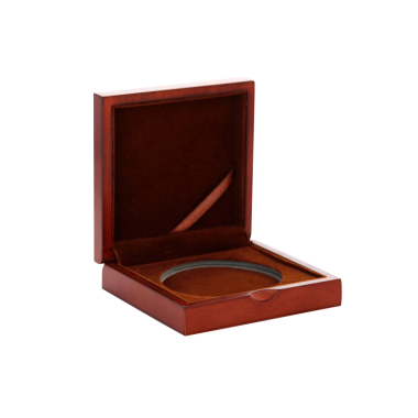 Elegantiška medinė dėžutė medaliui