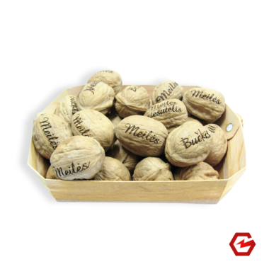 100 graviruotų riešutų su nemokamu pristatymu Lietuvoje