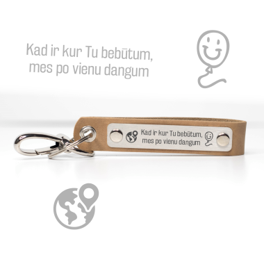 Raktų pakabukas "Kad ir kur tu bebūtum, mes po vienu dangum"