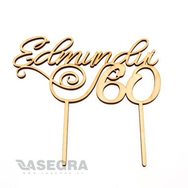 Smeigtukas tortui su vardu ir metais