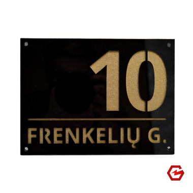 Modernus dviejų sluoksnių namo numeris JUODA/AUKSAS