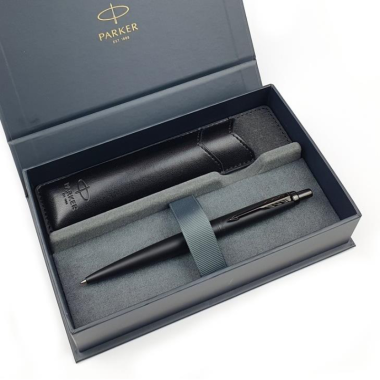 Rašiklis Parker Jotter XL Black su Parker dėklu. Elegantiškoje dėžutėje