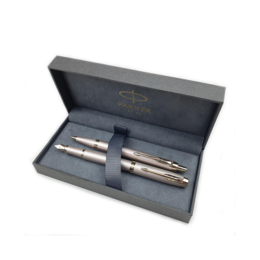 Stilingas Parker Champagne plunksnakočio ir rašiklio rinkinys. Firminėje dovanų dėžutėje 