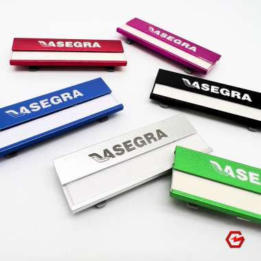 Aliuminio vardo kortelė