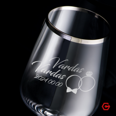 Graviruotų taurių komplektas jauniesiems. NR.11