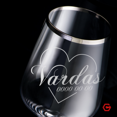 Graviruotų taurių komplektas jauniesiems. NR.13